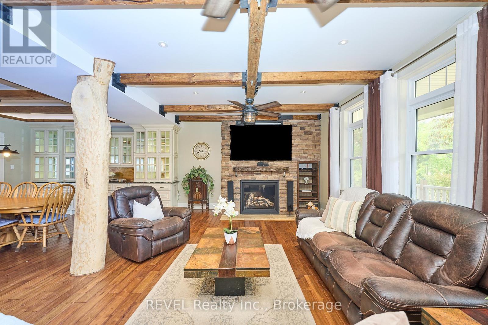 740 Highway 20, Pelham, Ontario  L0S 1C0 - Photo 9 - X12328675