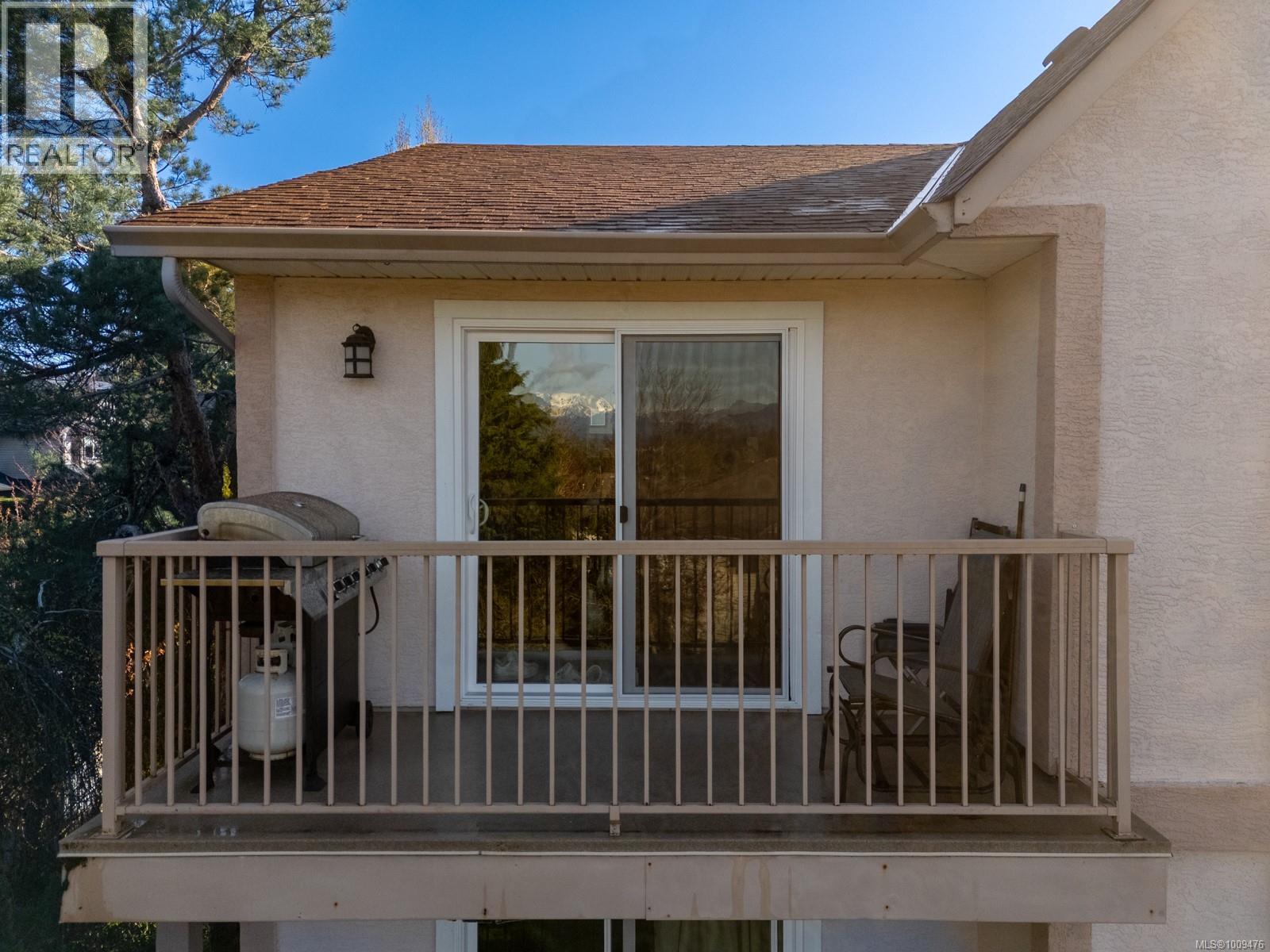 Property at 306 4692 Alderwood Pl image 3