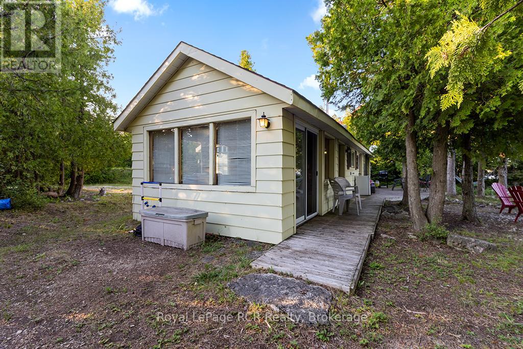 403 Eagle Road, Northern Bruce Peninsula, Ontario  N0H 2R0 - Photo 19 - X12328632