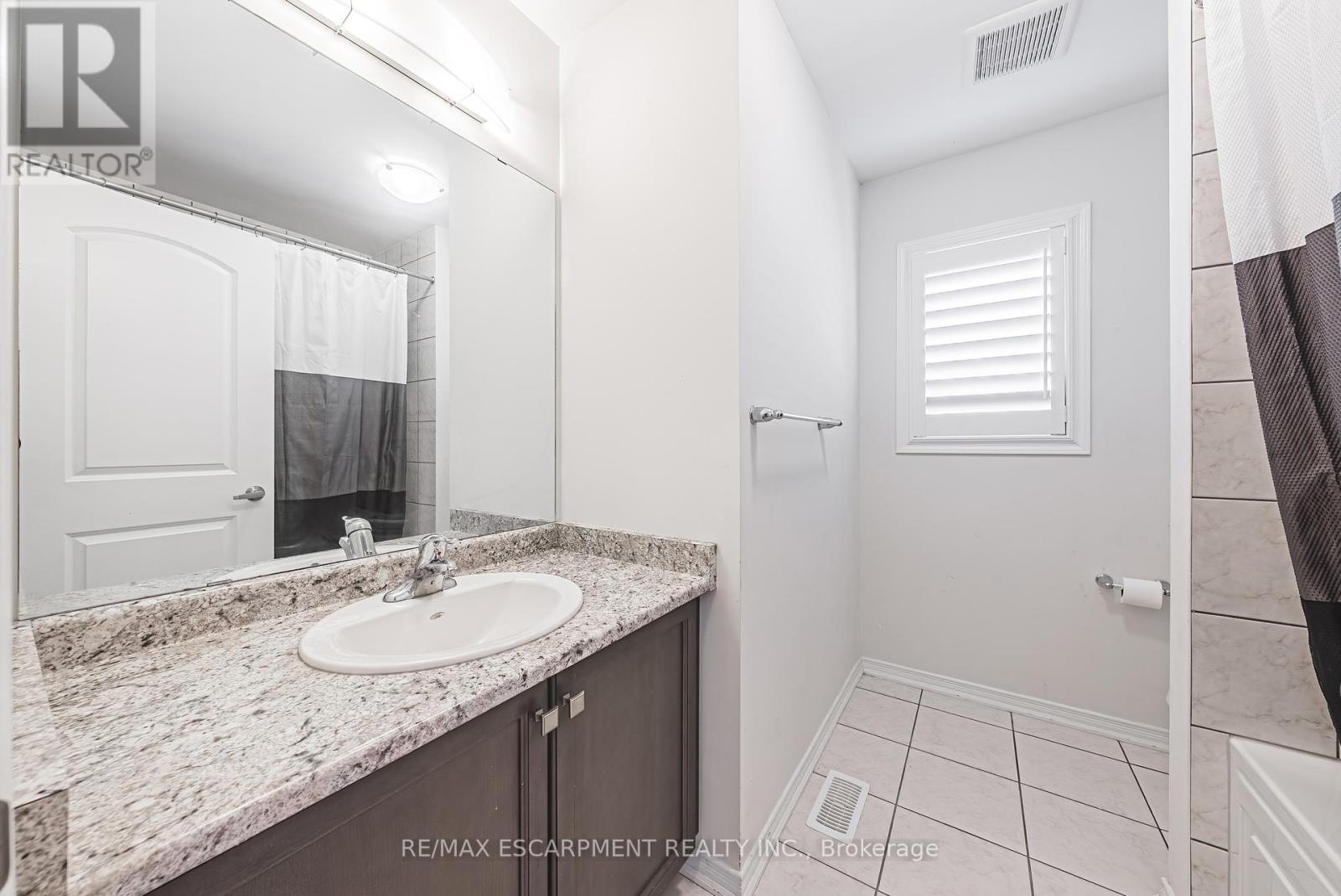 11 Mcwatters Street, Hamilton, Ontario  L0R 1C0 - Photo 23 - X12328544