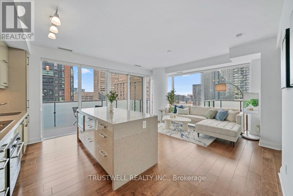2410 - 1080 BAY STREET, Toronto, Ontario