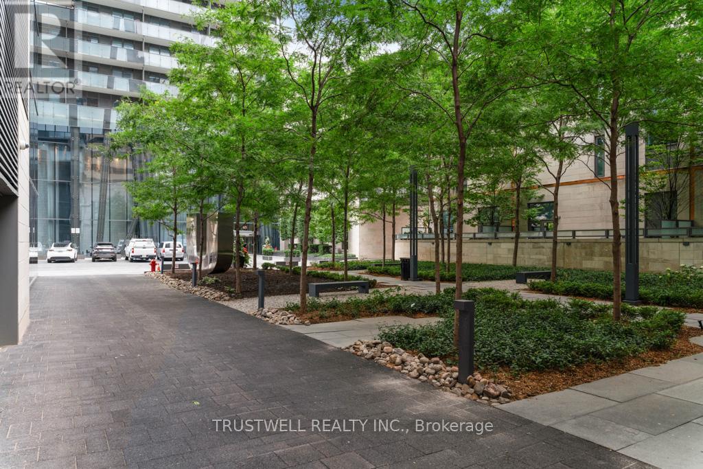 2410 - 1080 Bay Street, Toronto, Ontario  M5S 0A5 - Photo 33 - C12320489