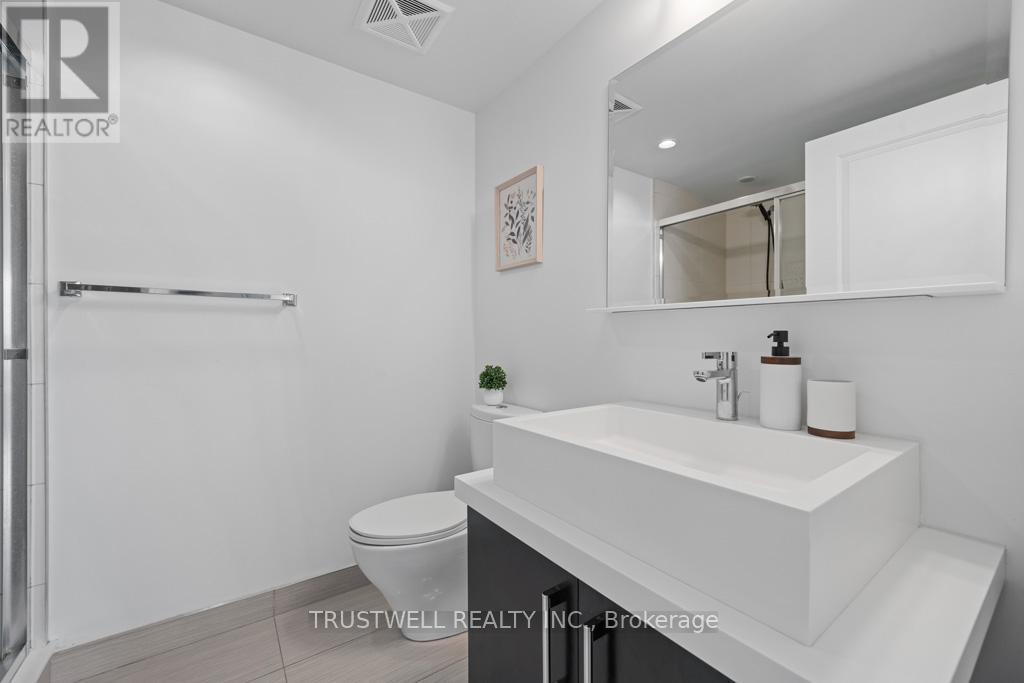 2410 - 1080 Bay Street, Toronto, Ontario  M5S 0A5 - Photo 6 - C12320489