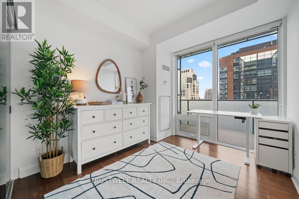 2410 - 1080 Bay Street, Toronto, Ontario  M5S 0A5 - Photo 7 - C12320489