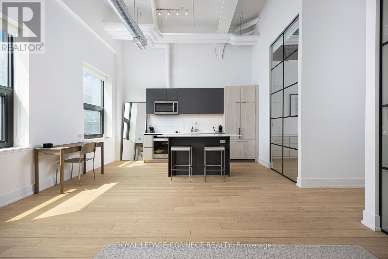 Property at 201 - 150 LOGAN AVENUE image 4
