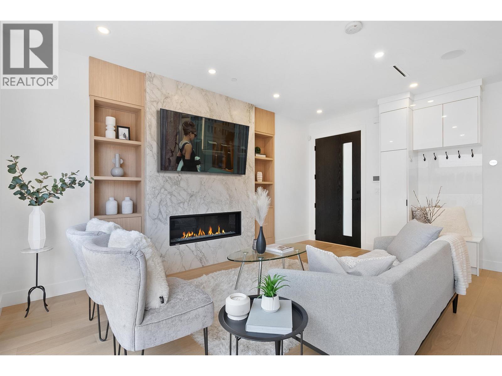 Property at 2 3538 W 14TH AVENUE image 3