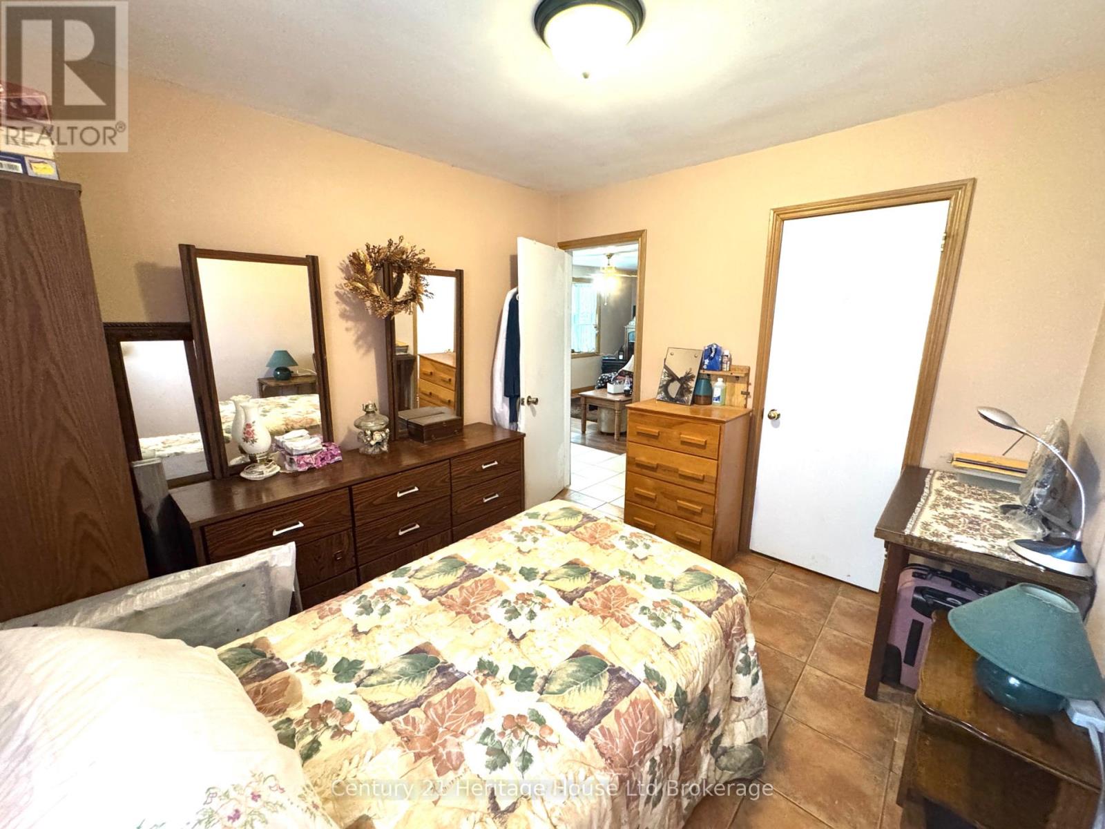 369 Riverside Drive, Welland, Ontario  L3C 5E7 - Photo 13 - X12328714