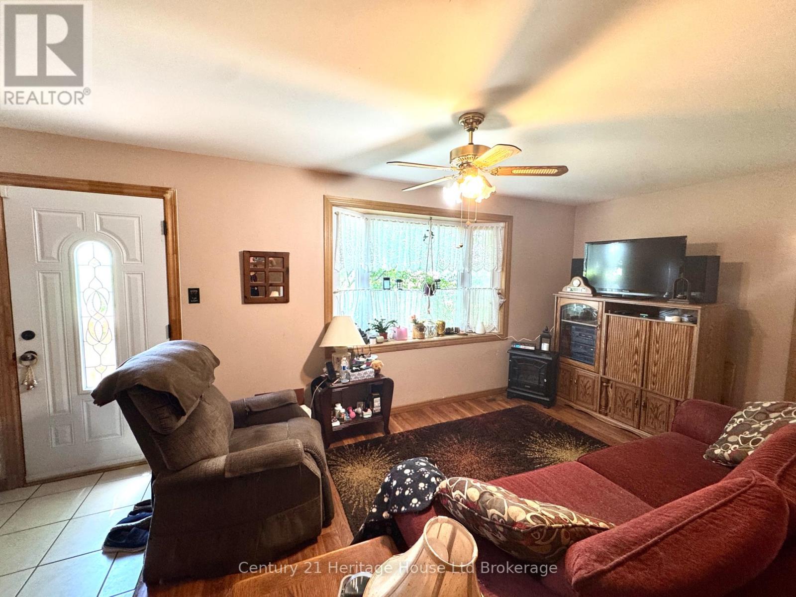 369 Riverside Drive, Welland, Ontario  L3C 5E7 - Photo 7 - X12328714