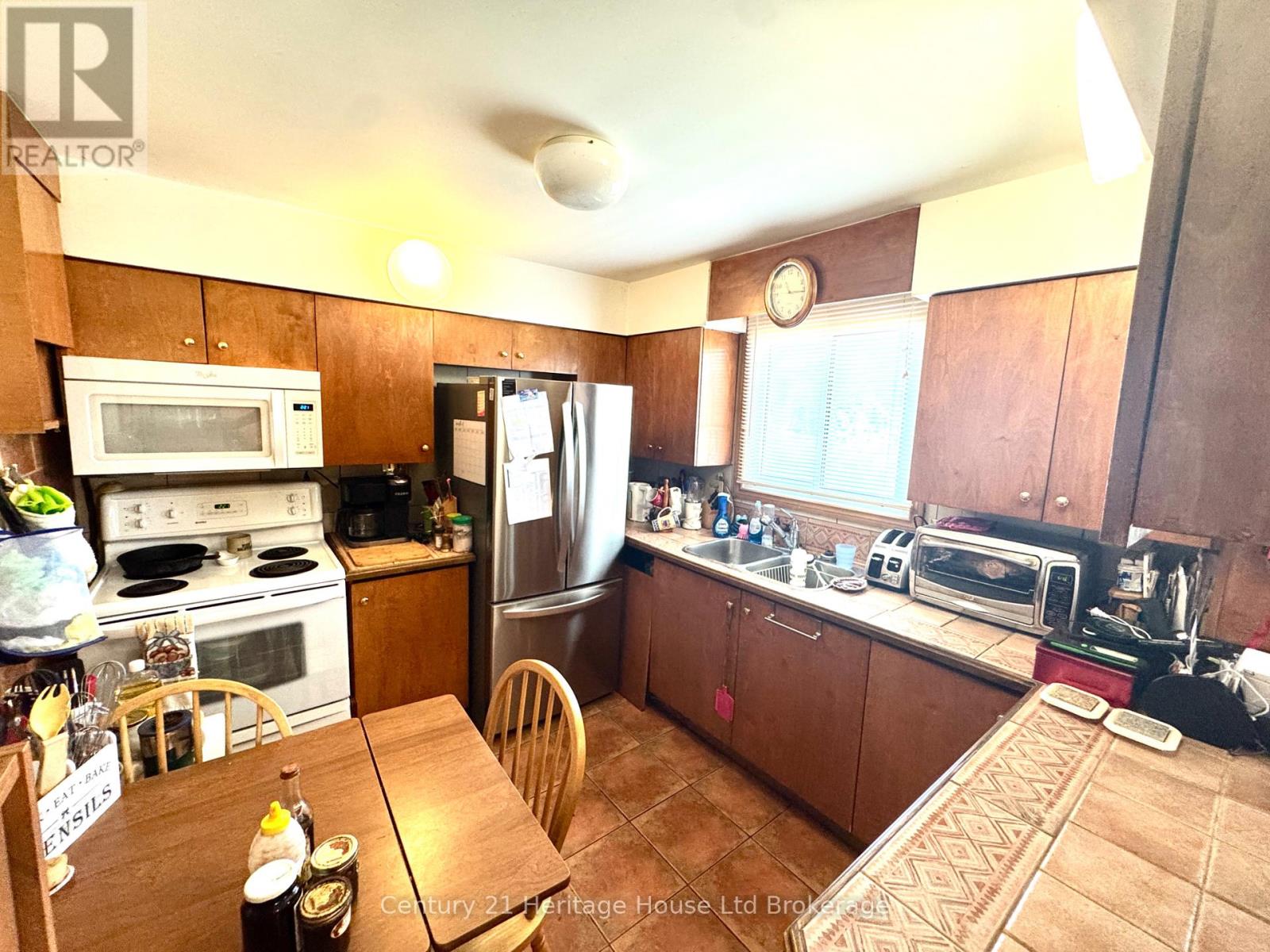 369 Riverside Drive, Welland, Ontario  L3C 5E7 - Photo 8 - X12328714