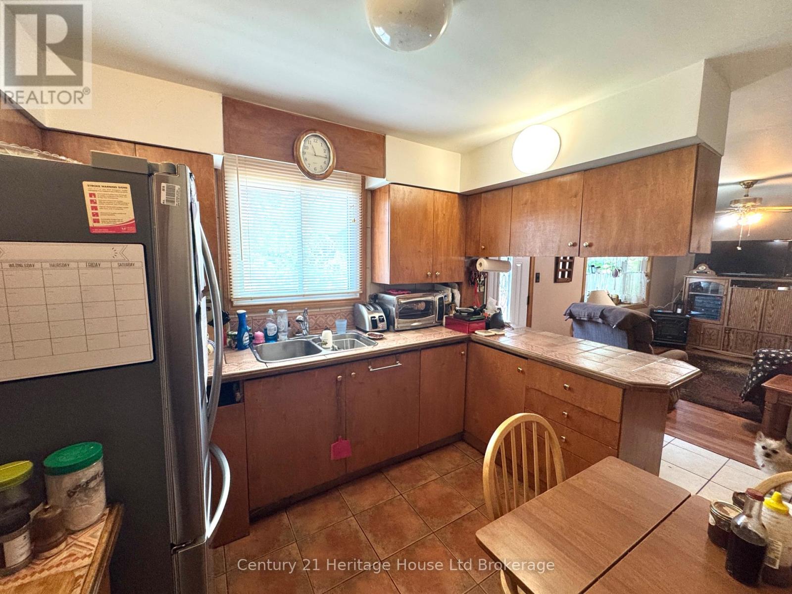 369 Riverside Drive, Welland, Ontario  L3C 5E7 - Photo 9 - X12328714