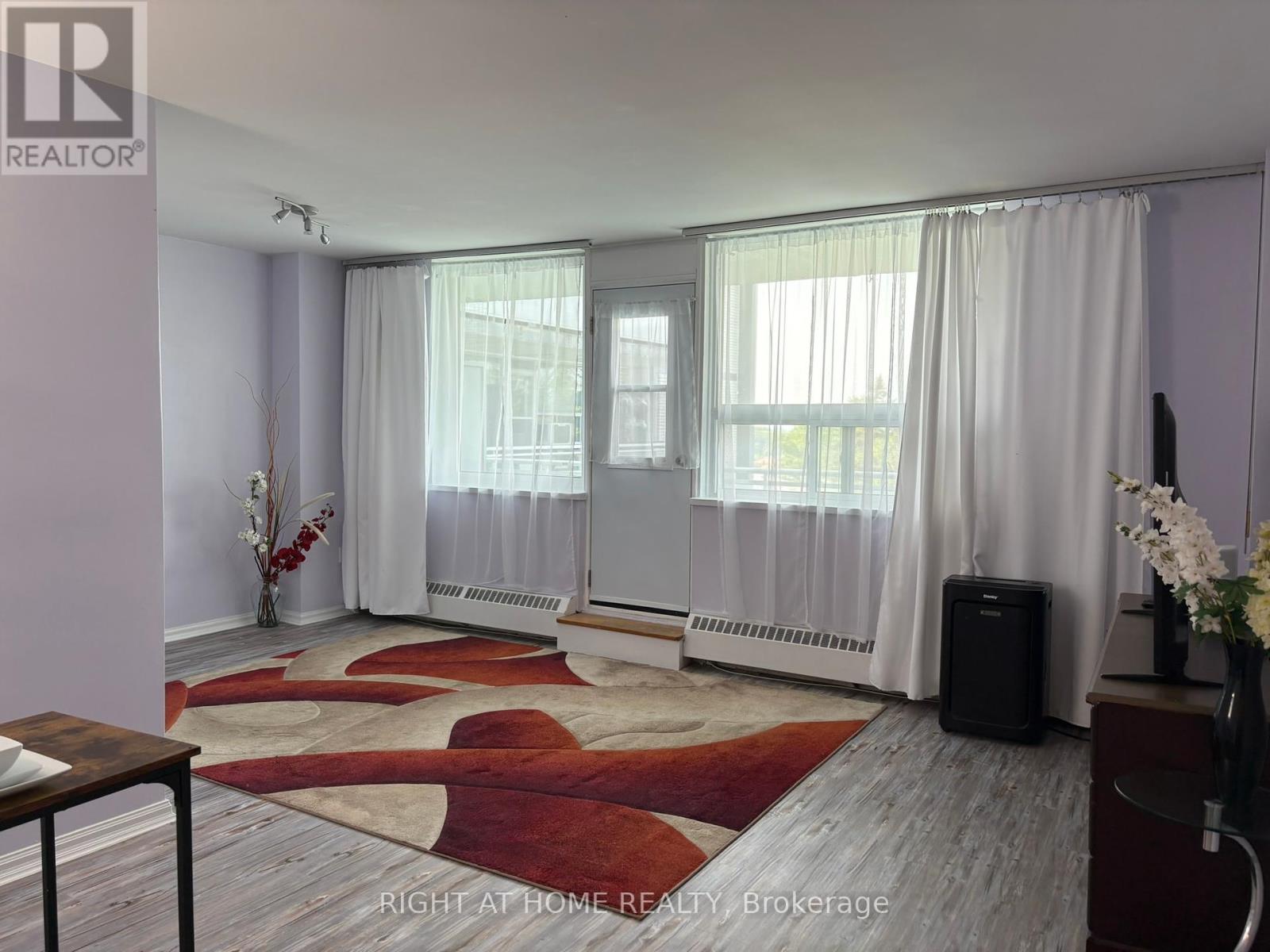 Property at 201 - 3460 KEELE STREET image 3