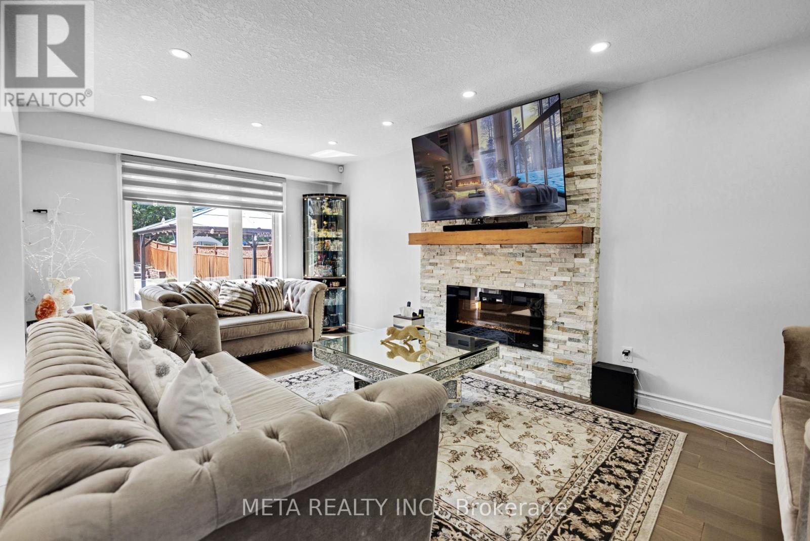 497 Langlaw Drive E, Cambridge, Ontario  N1P 1H8 - Photo 11 - X12328647