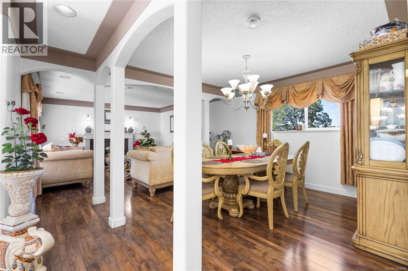 Property at 4202 Quadra St image 1