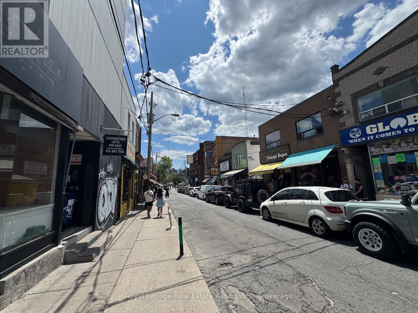79 Kensington Avenue, Toronto, Ontario  M5T 2K2 - Photo 2 - C12328687