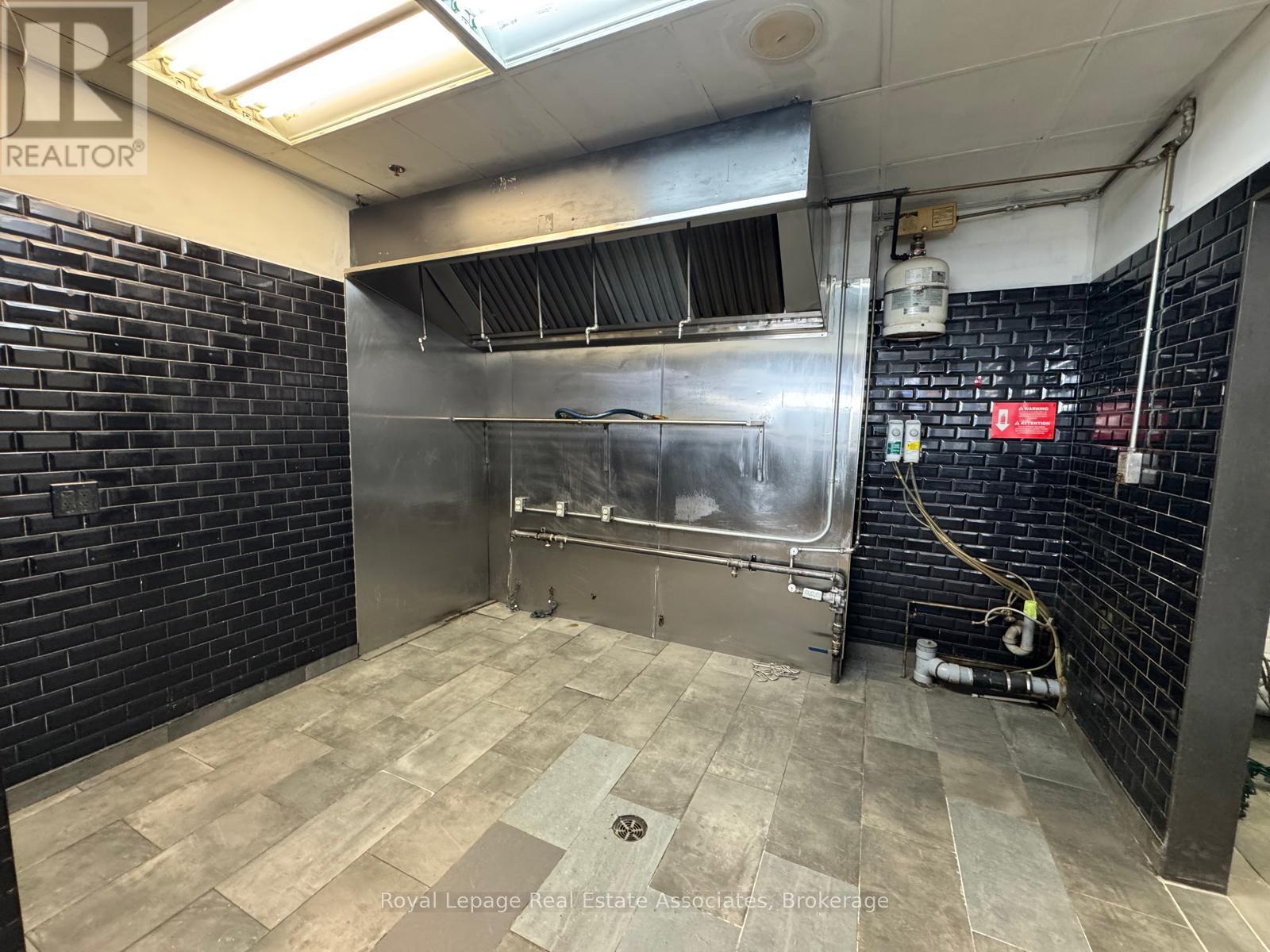 79 Kensington Avenue, Toronto, Ontario  M5T 2K2 - Photo 7 - C12328687