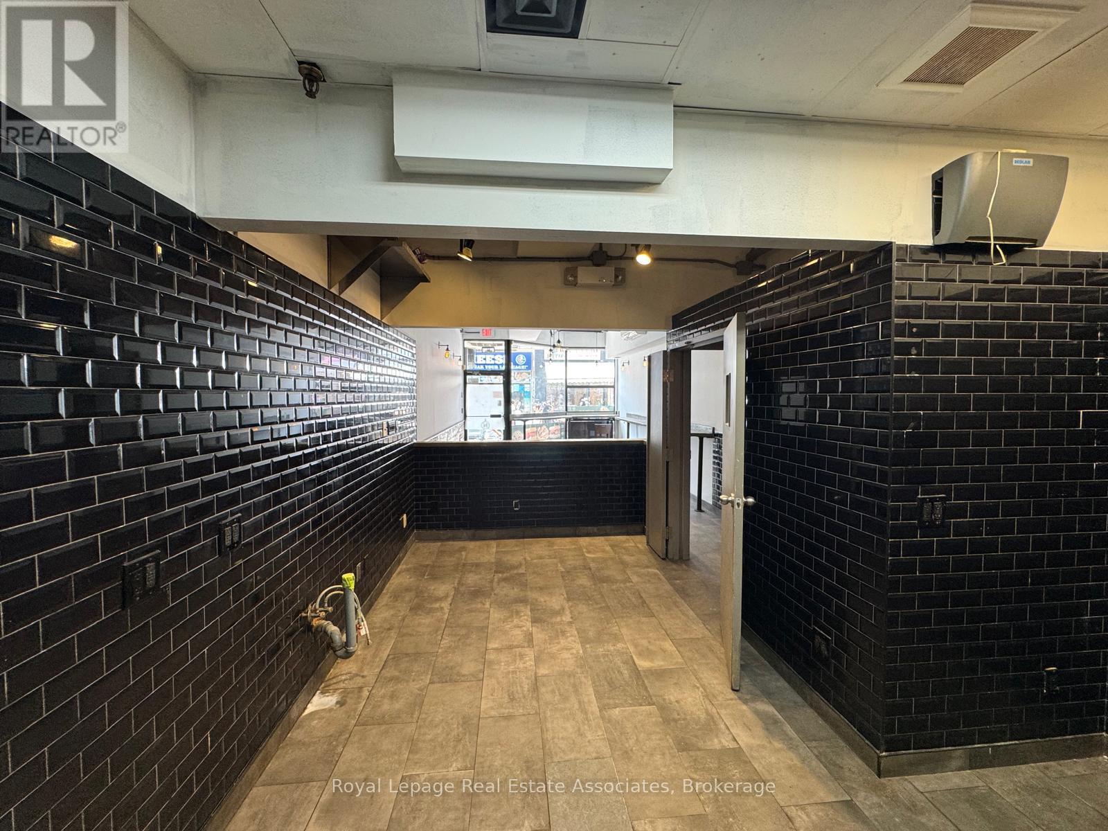 79 Kensington Avenue, Toronto, Ontario  M5T 2K2 - Photo 9 - C12328687