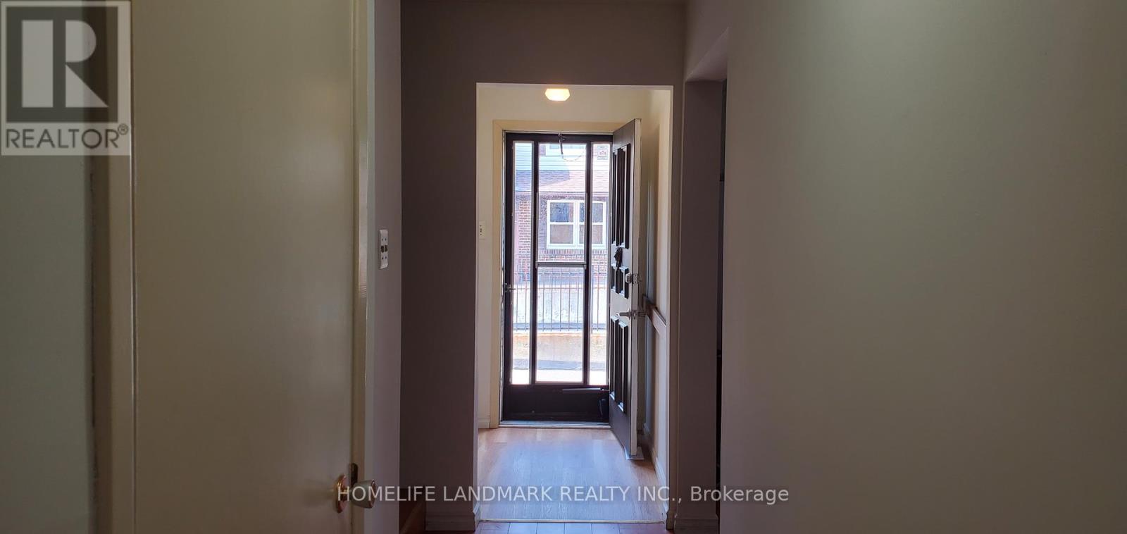 Property at 102 - 91 L'AMOREAUX DRIVE S image 4