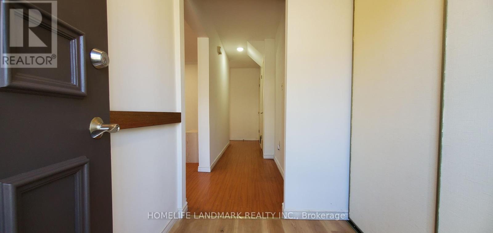 Property at 102 - 91 L'AMOREAUX DRIVE S image 5