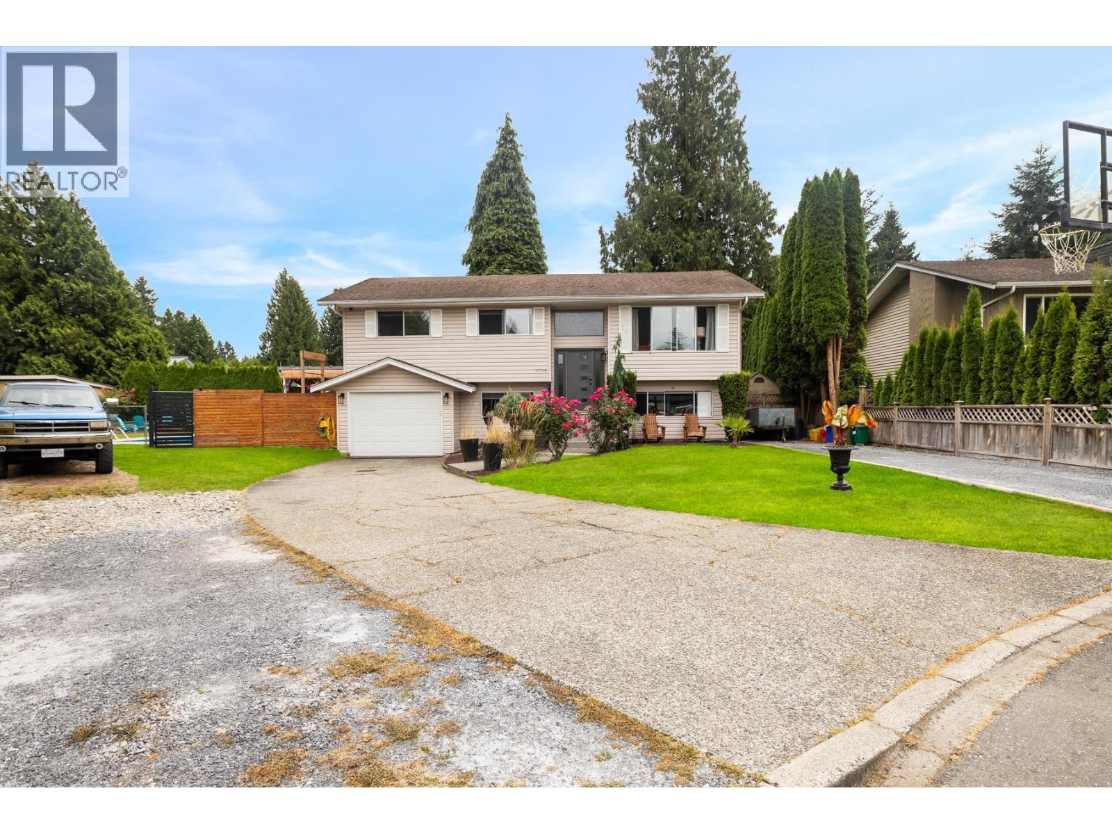 Property at 11718 208 STREET image 2