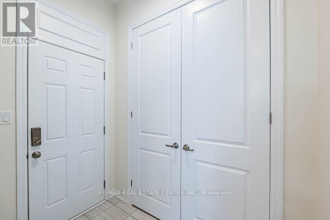 323 Harold Dent Trail, Oakville, Ontario  L6M 1R3 - Photo 21 - W12328701
