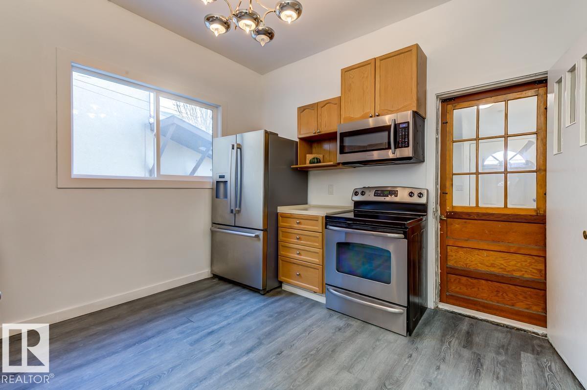 Property at 11414 81 ST NW image 4