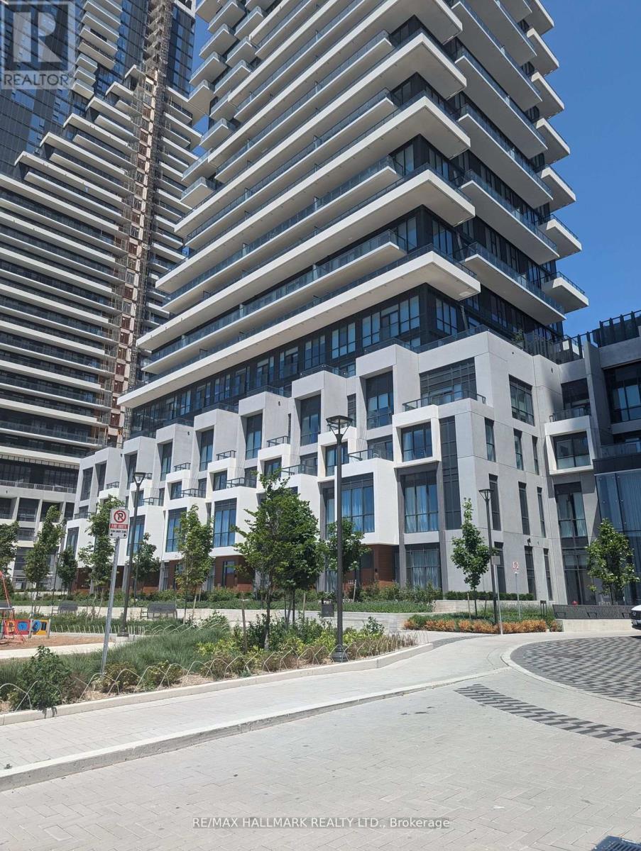 1037 - 20 Inn On The Park Drive, Toronto, Ontario  M3C 0P8 - Photo 2 - C12328781