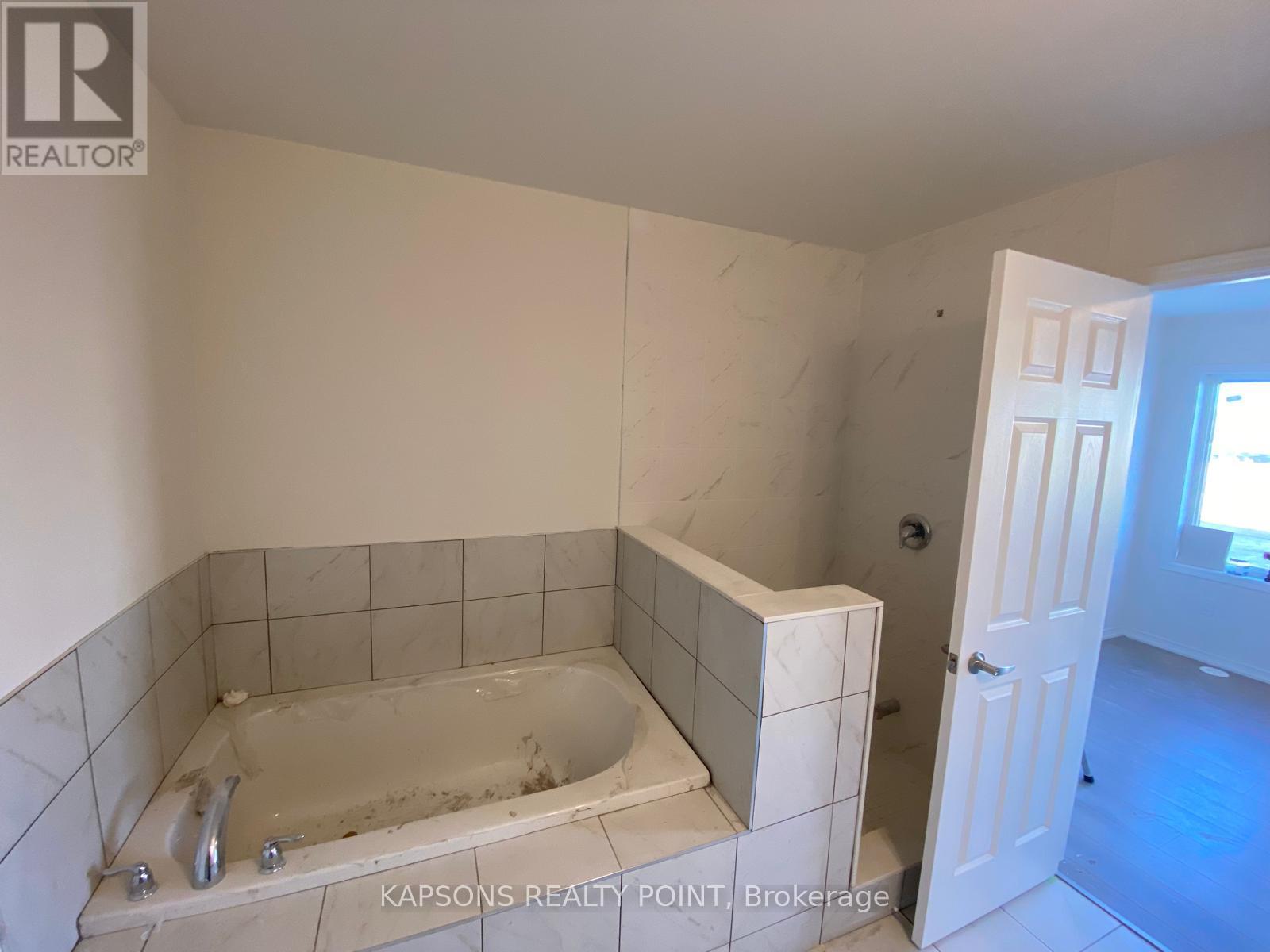 23 - 251 Danzatore Path, Oshawa, Ontario  L1L 0P9 - Photo 7 - E12328754