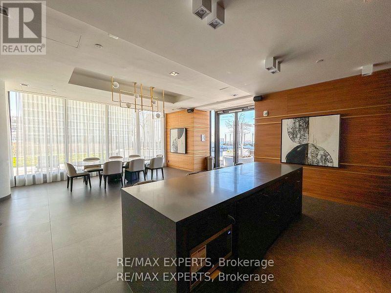 Th05 - 9 Buttermill Avenue W, Vaughan, Ontario  L4K 0M5 - Photo 2 - N12328763