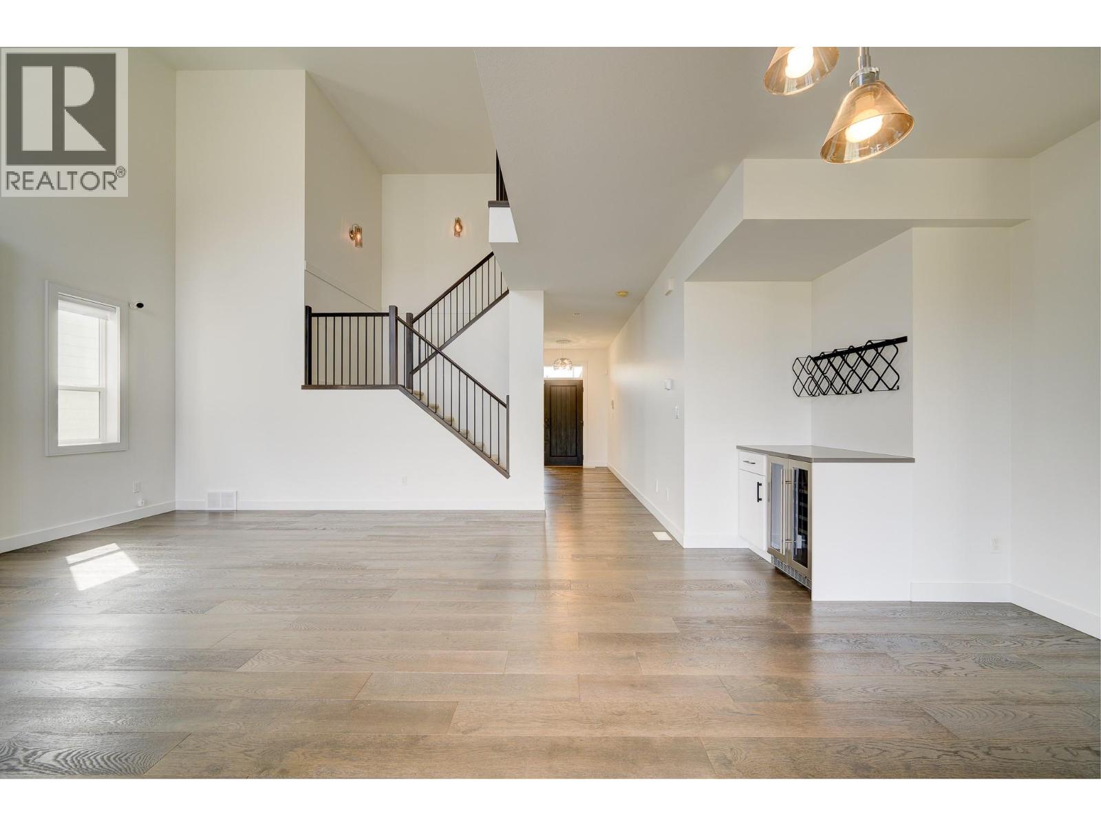 2273 Saddleback Drive, Kamloops, British Columbia  V2B 0G7 - Photo 4 - 10358566