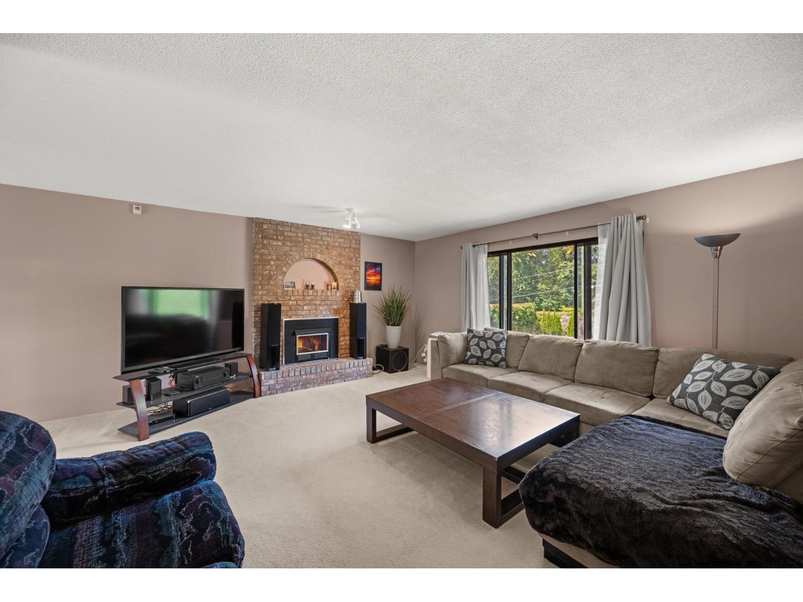 Property at 22742 76B AVENUE image 4