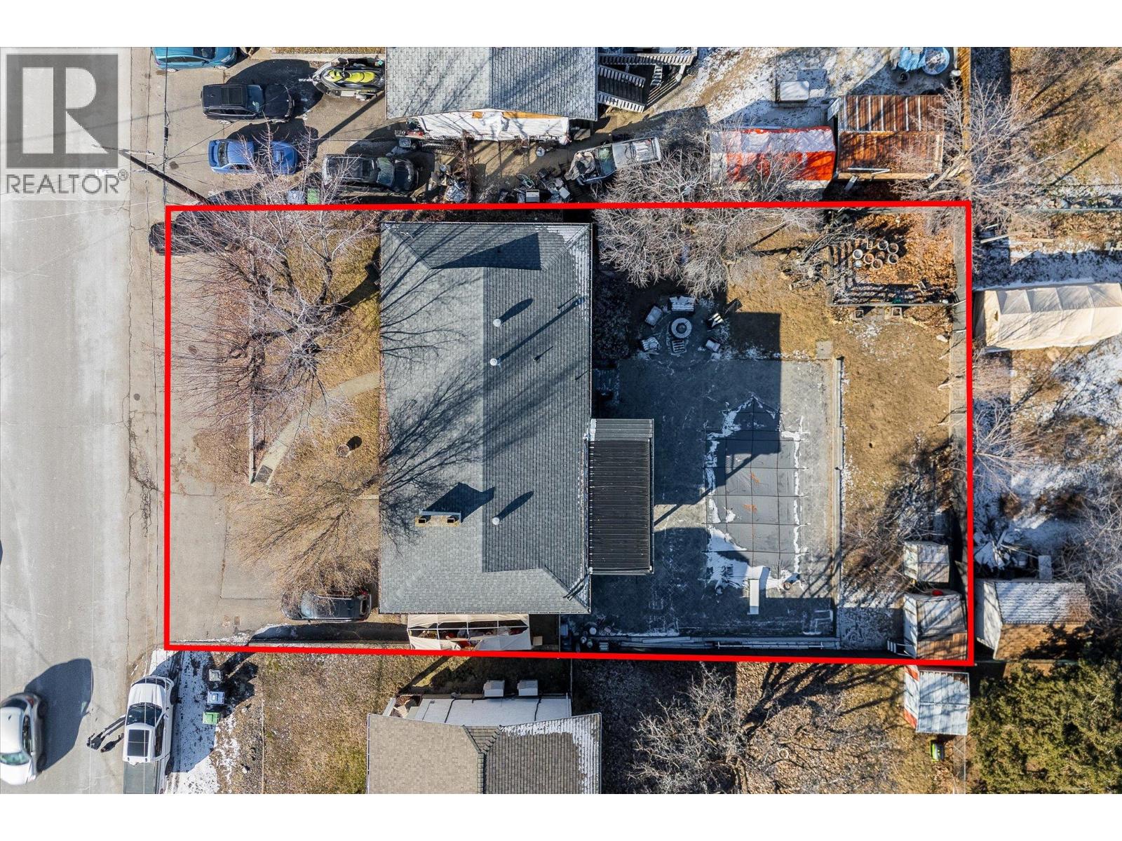 Property at 970 Tamarack Drive image 4