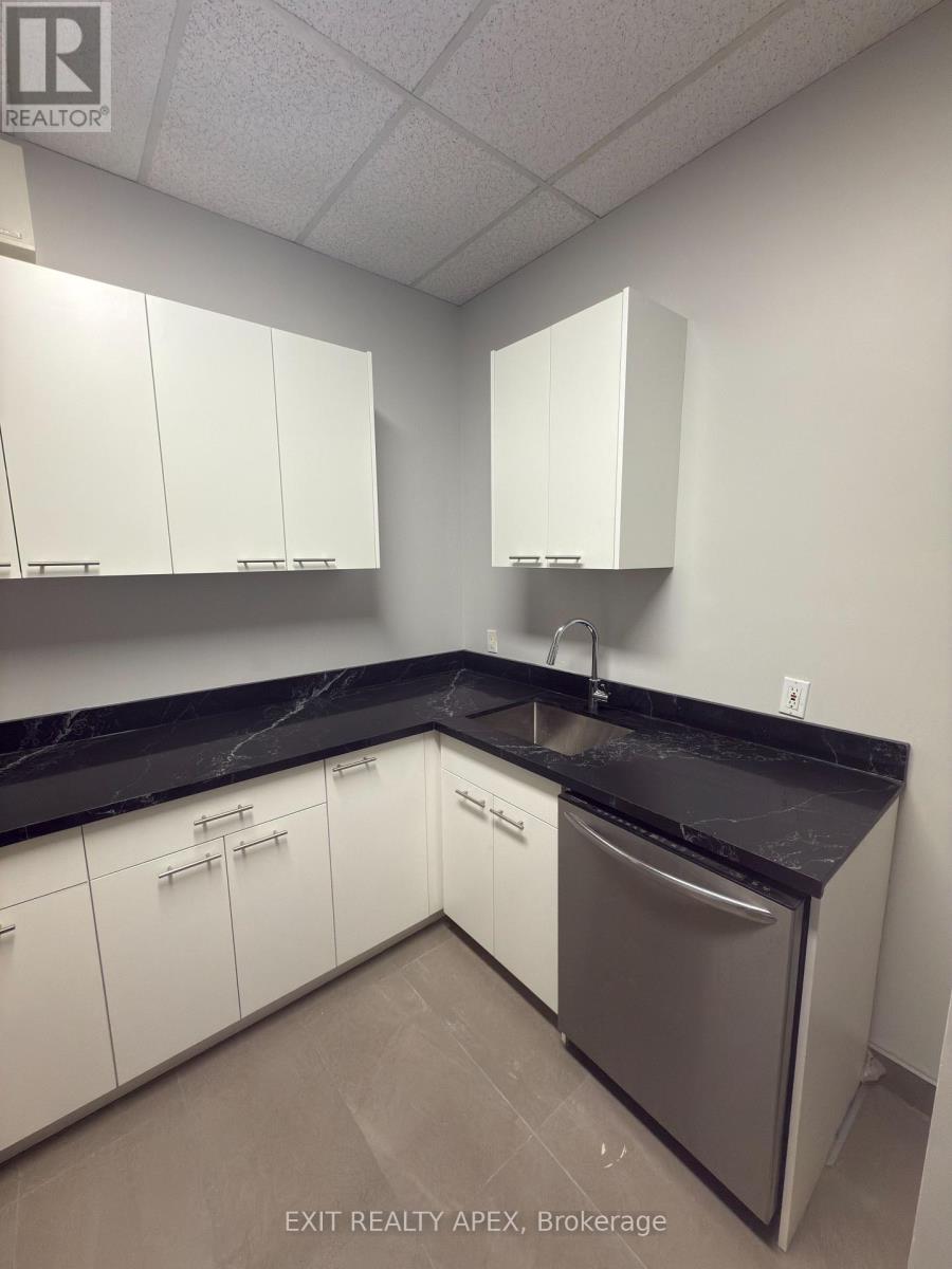 203 - 135 Matheson Boulevard W, Mississauga, Ontario  L5R 3L1 - Photo 5 - W12328717