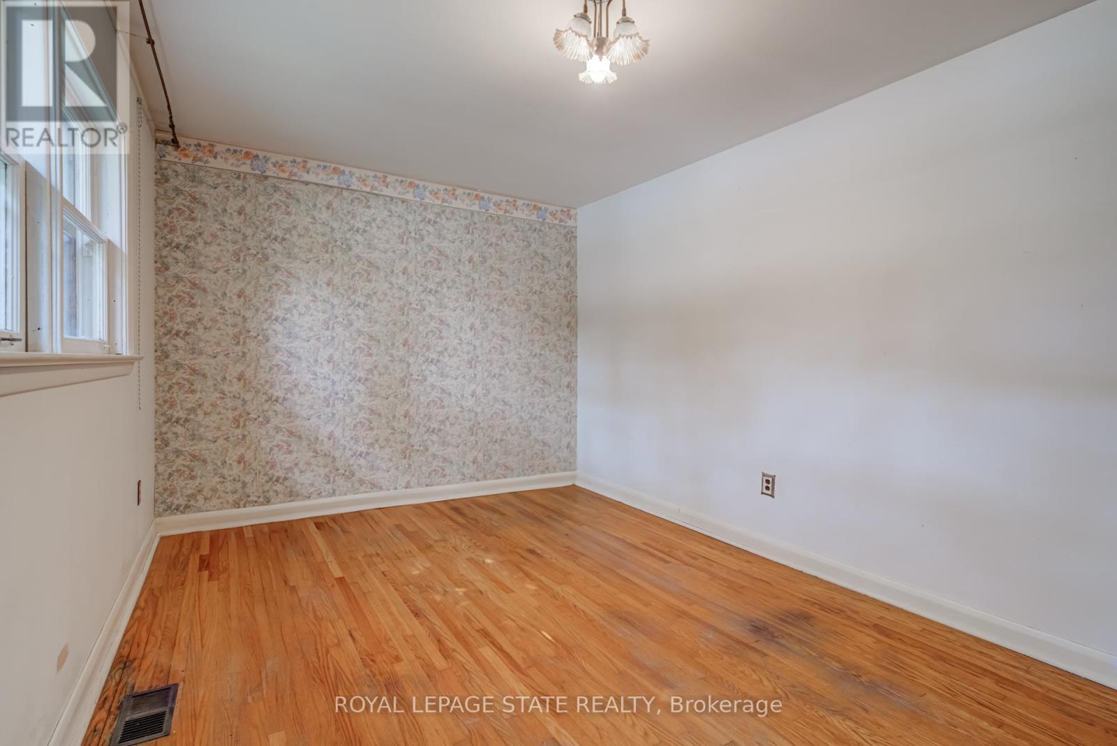 1191 Pinegrove Road, Oakville, Ontario  L6L 2W8 - Photo 15 - W12328720