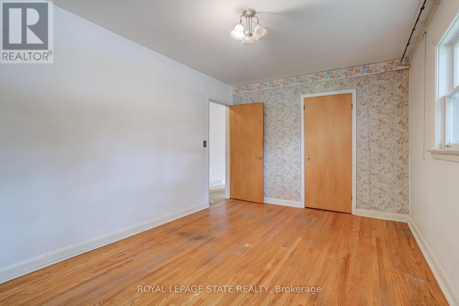 1191 Pinegrove Road, Oakville, Ontario  L6L 2W8 - Photo 16 - W12328720