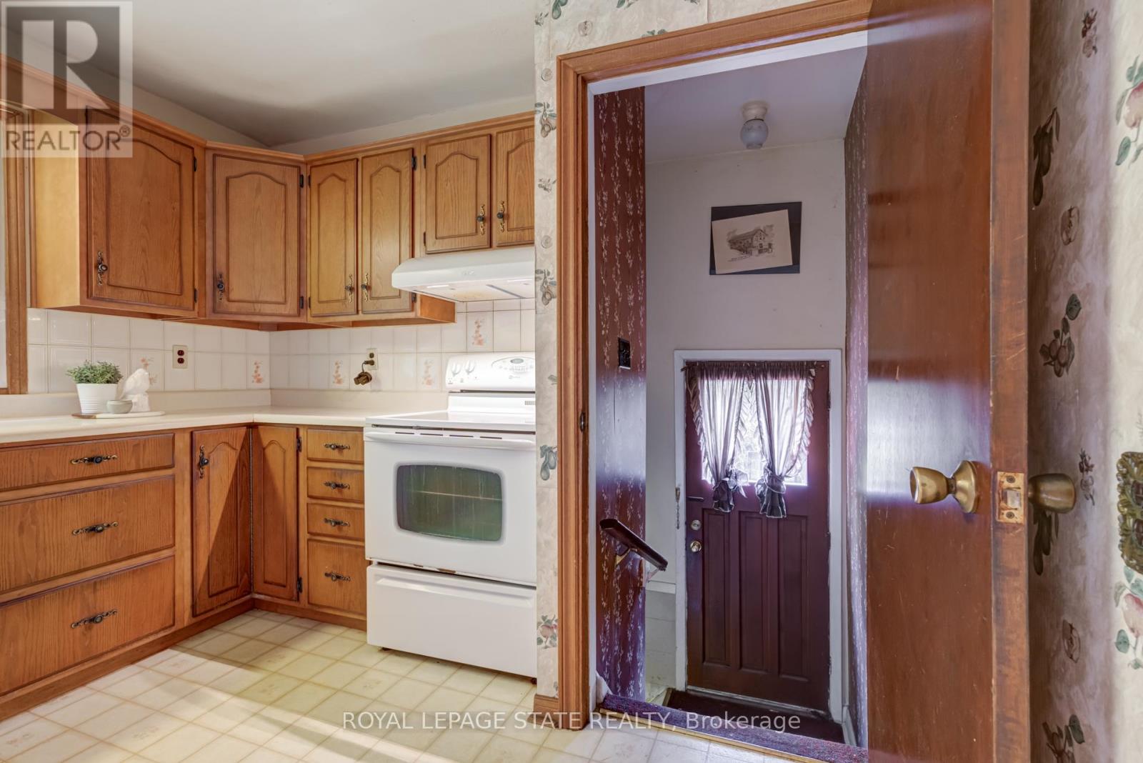 1191 Pinegrove Road, Oakville, Ontario  L6L 2W8 - Photo 22 - W12328720