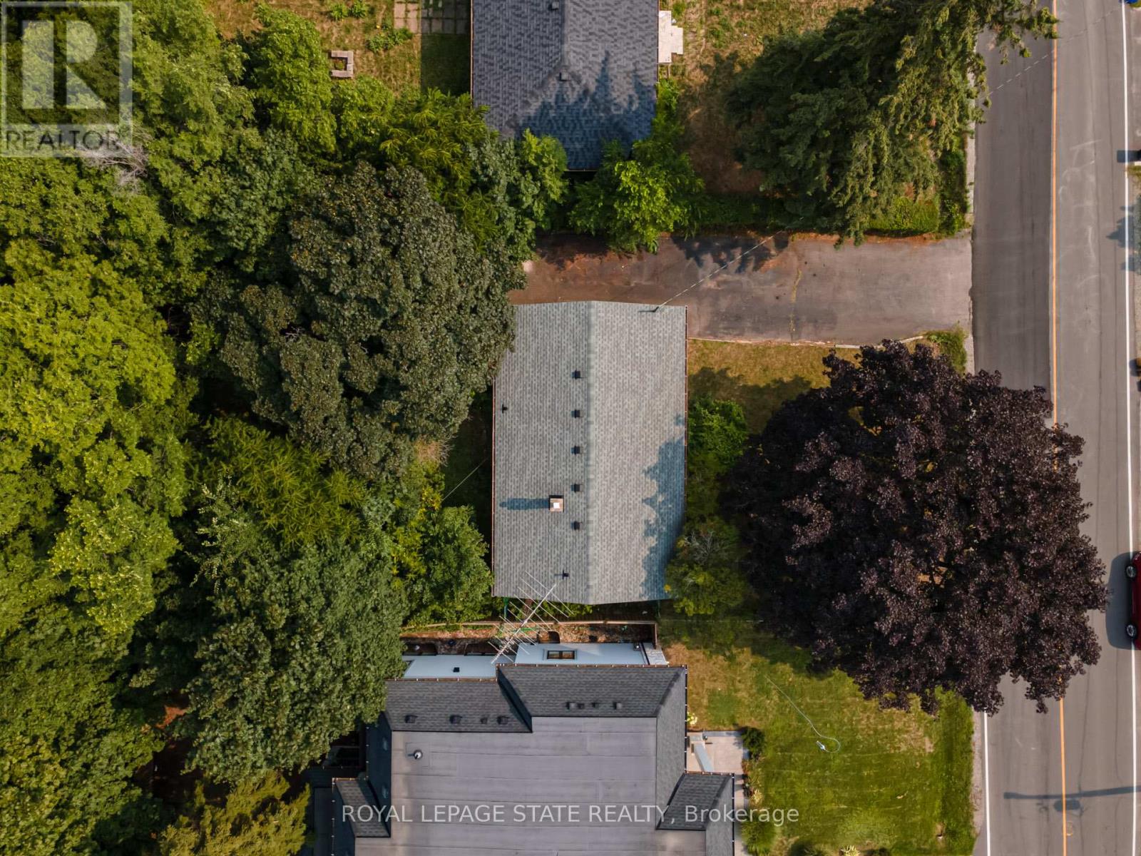 1191 Pinegrove Road, Oakville, Ontario  L6L 2W8 - Photo 3 - W12328720