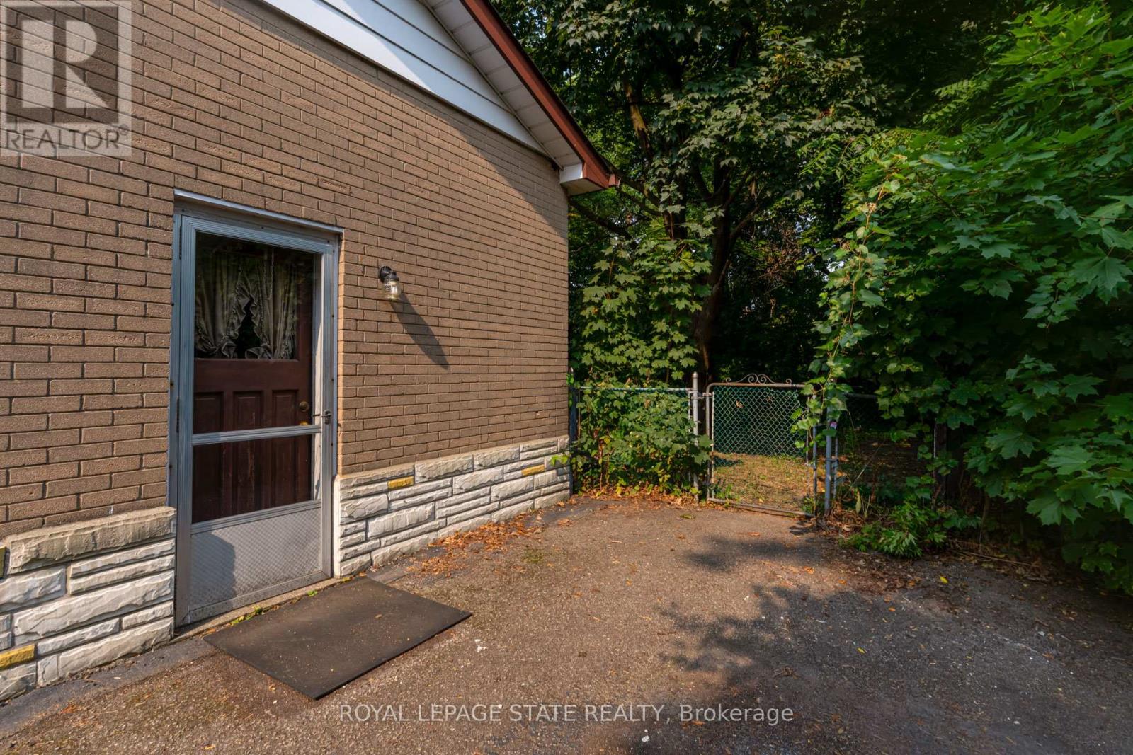 1191 Pinegrove Road, Oakville, Ontario  L6L 2W8 - Photo 36 - W12328720