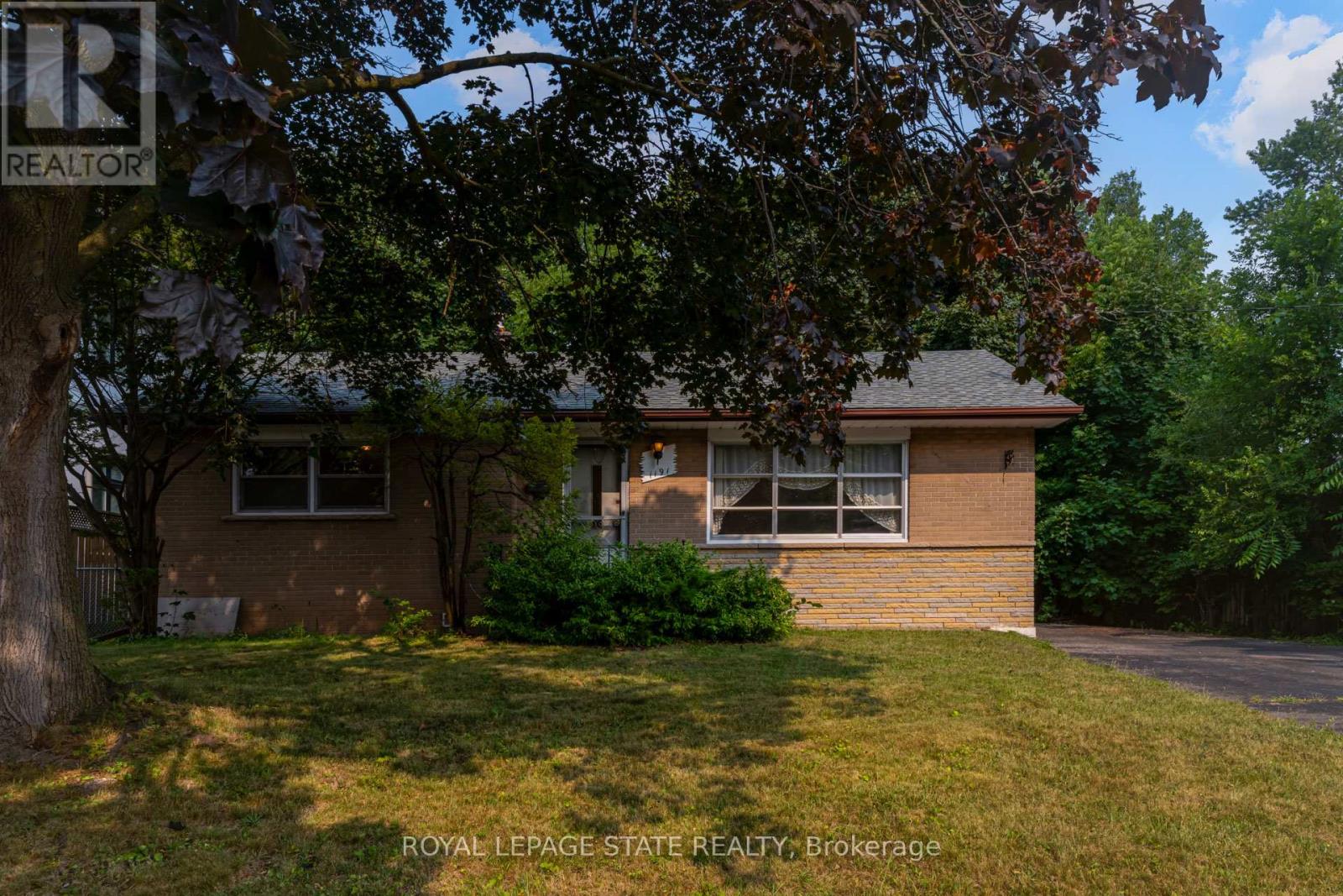 1191 Pinegrove Road, Oakville, Ontario  L6L 2W8 - Photo 4 - W12328720