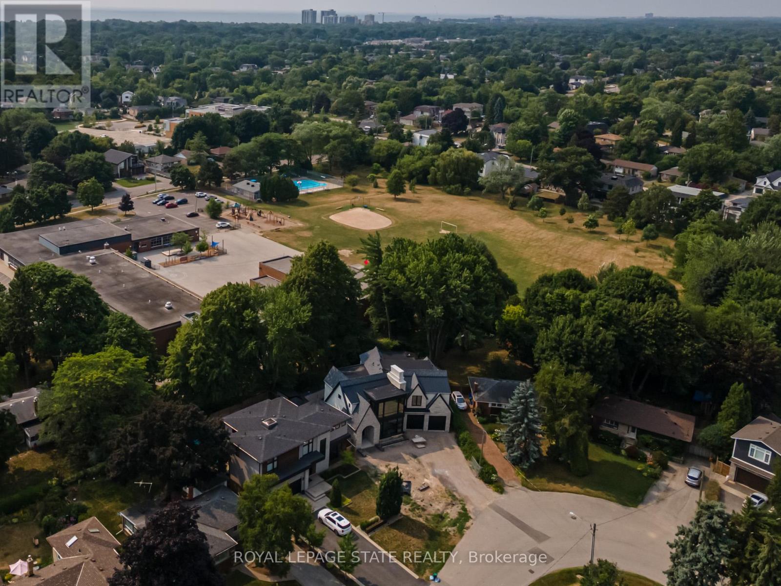 1191 Pinegrove Road, Oakville, Ontario  L6L 2W8 - Photo 45 - W12328720