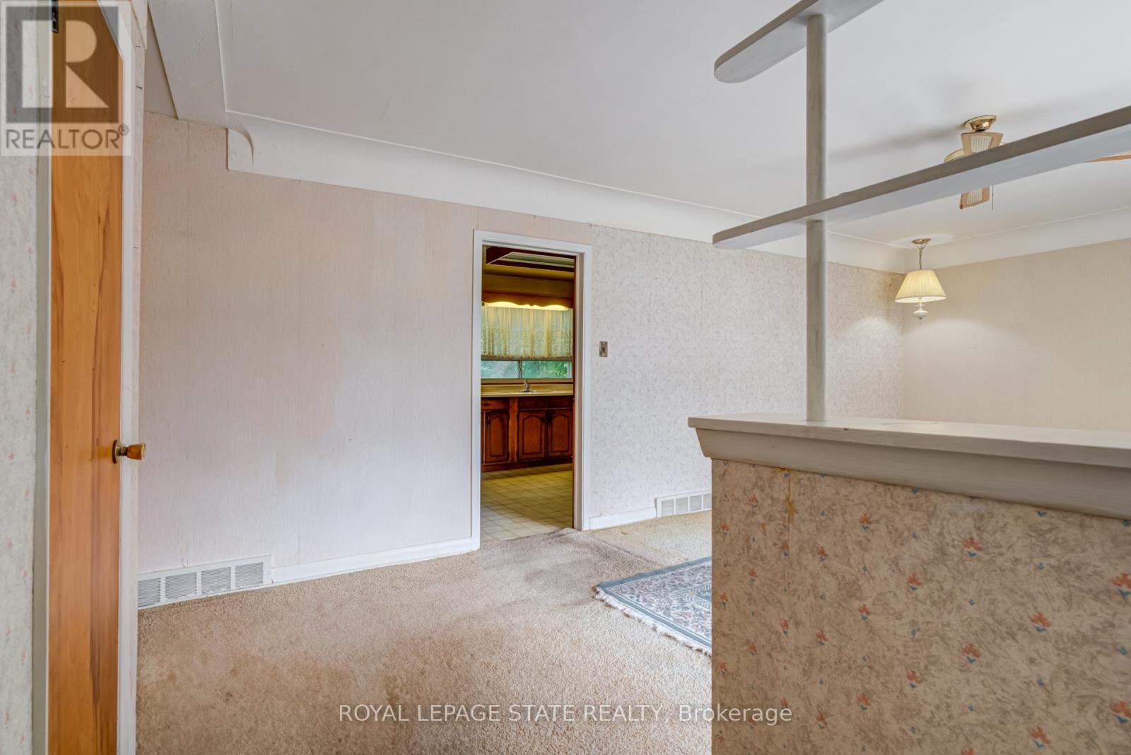 1191 Pinegrove Road, Oakville, Ontario  L6L 2W8 - Photo 8 - W12328720