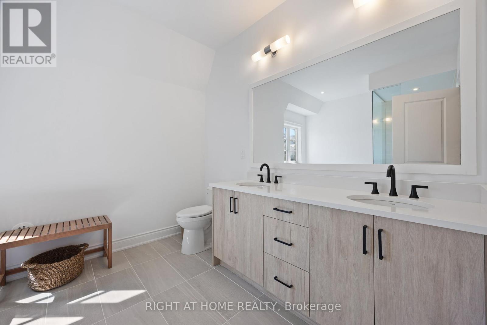 21 - 10 Lunar Crescent, Mississauga (Streetsville), Ontario  L5M 2P6 - Photo 22 - W12328729