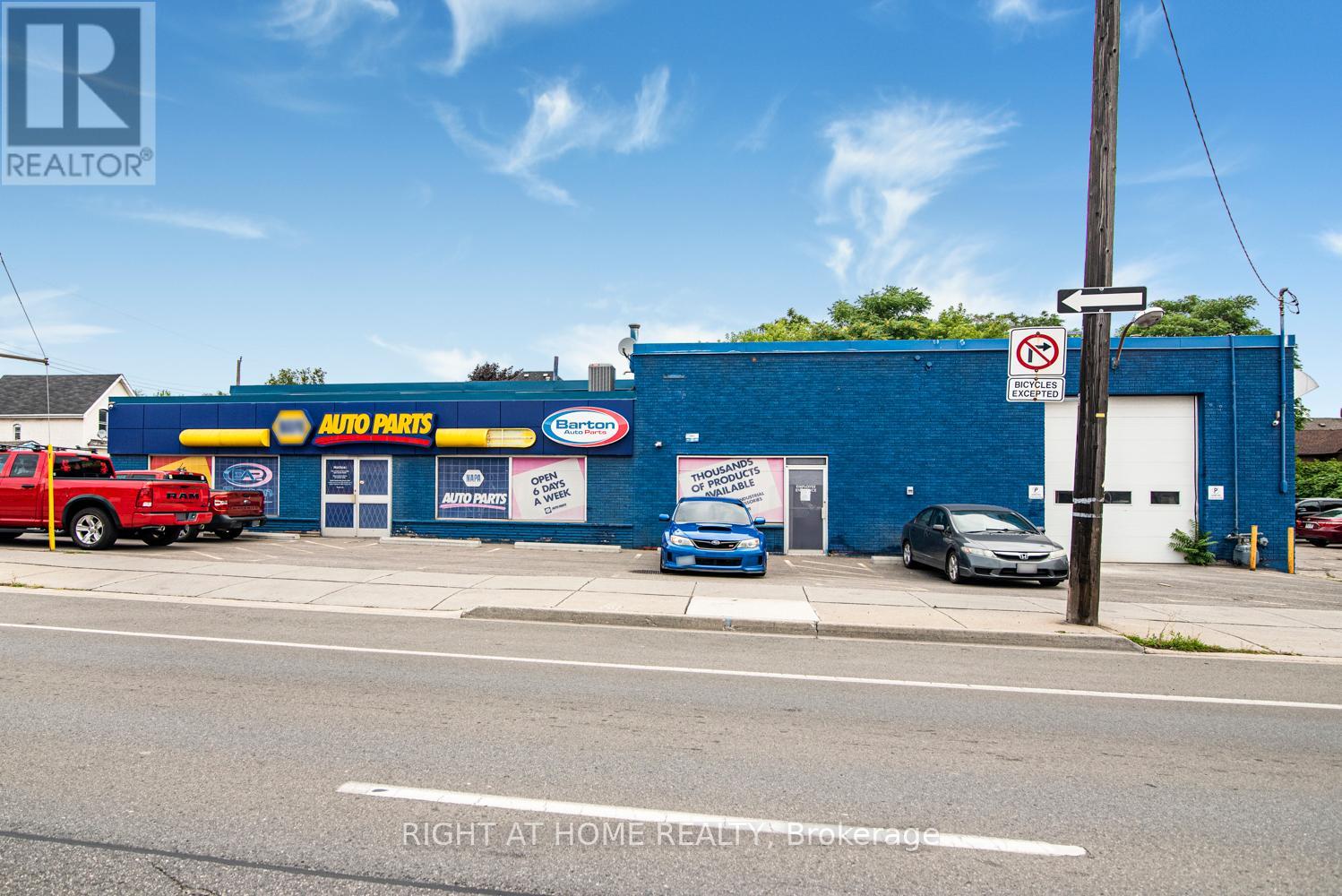 361 Cannon Street E, Hamilton, Ontario  L8L 2C3 - Photo 4 - X12328736