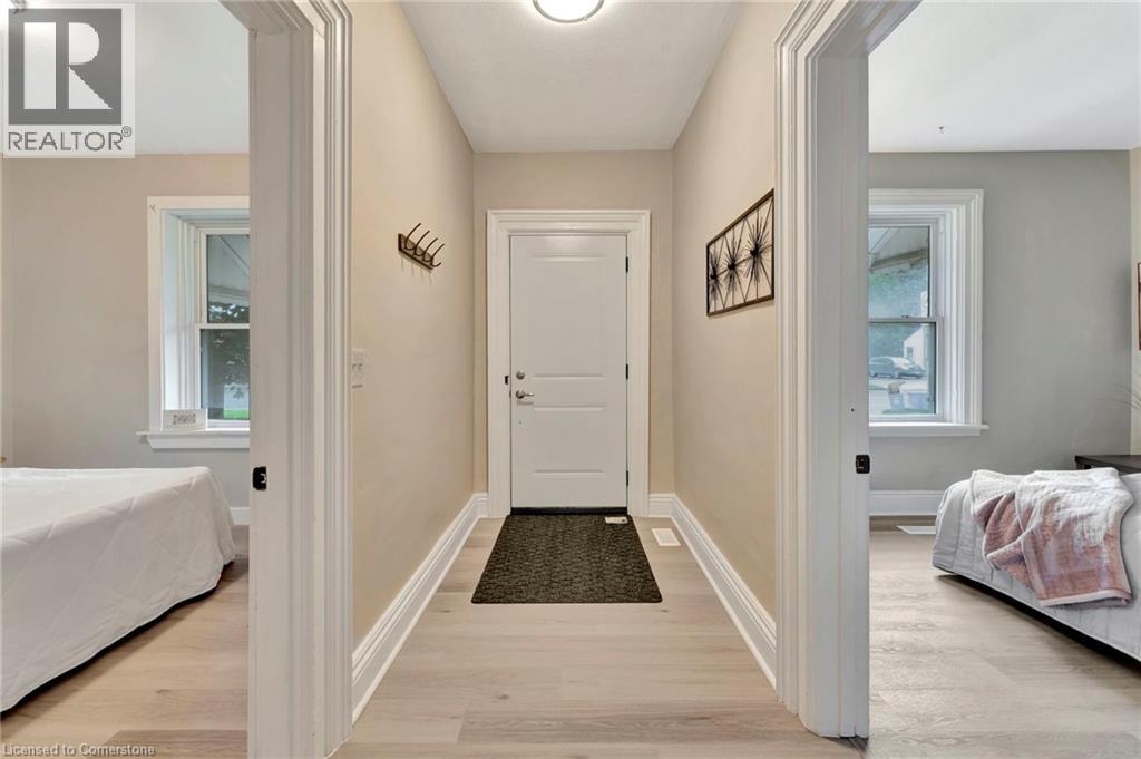 462 Upper Wellington Street, Hamilton, Ontario L9A 3P4 - Photo 2 - 40758050