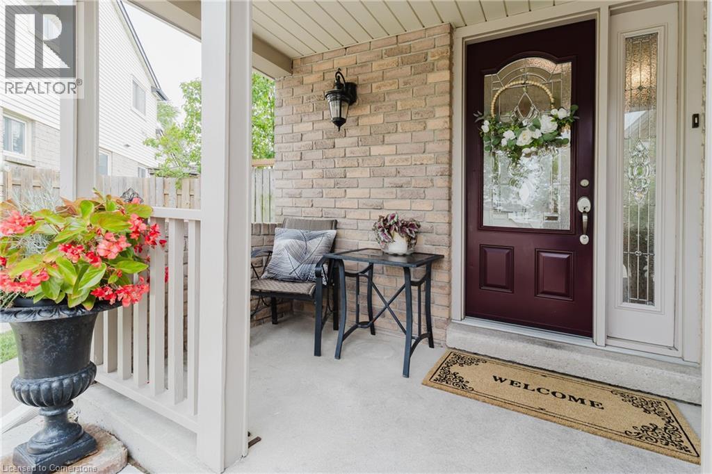 Property at 8 VIVA Court image 2