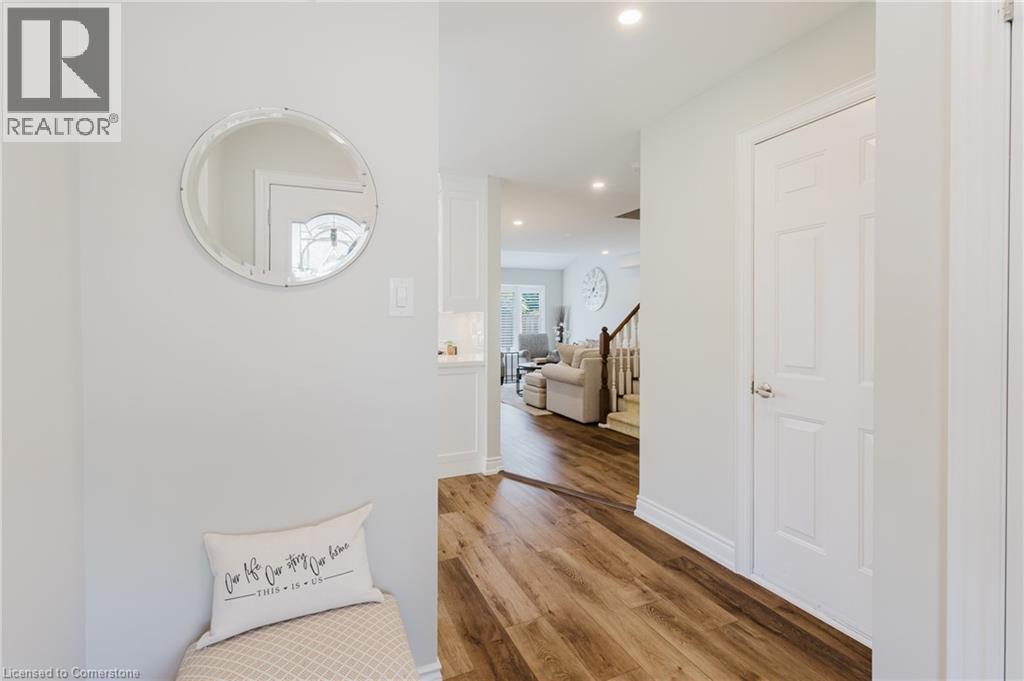 Property at 8 VIVA Court image 5
