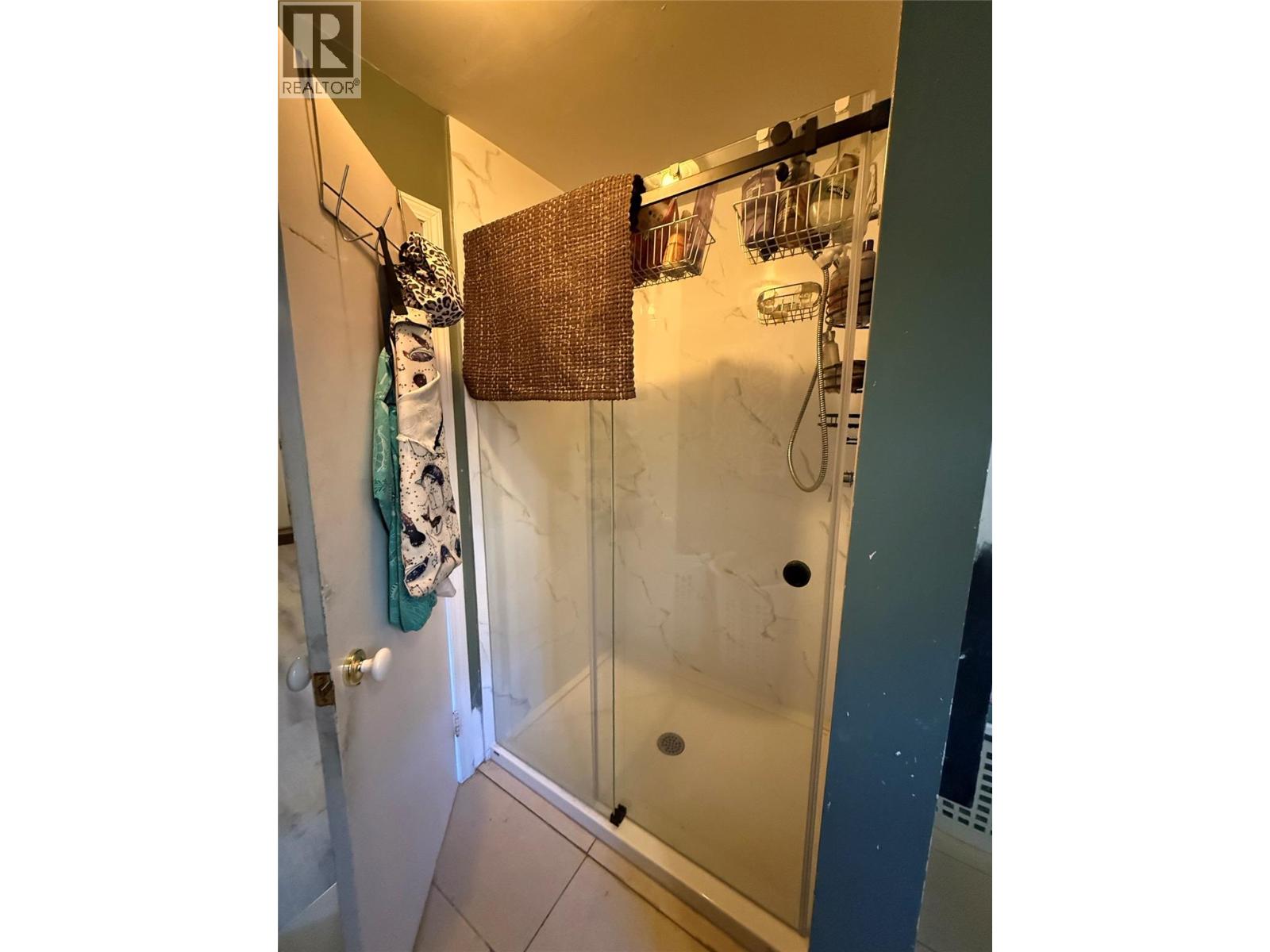 954 Glover Road, Trail, British Columbia  V1R 3J9 - Photo 13 - 10358165