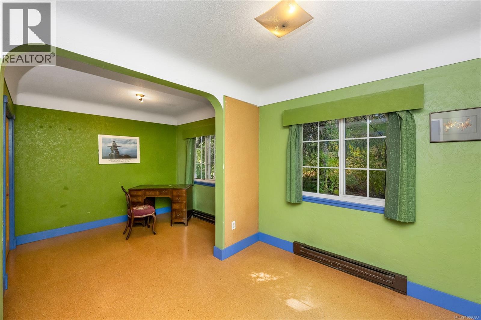 Property at 624 Beaver Lake Rd image 4