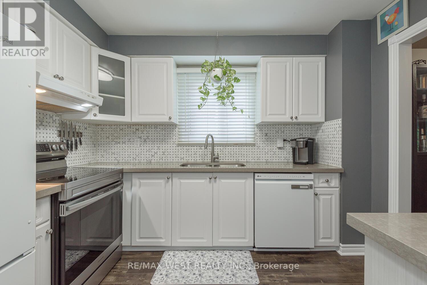 90 Lakecrest Trail, Brampton (Heart Lake West), Ontario  L6Z 1S6 - Photo 20 - W12328818