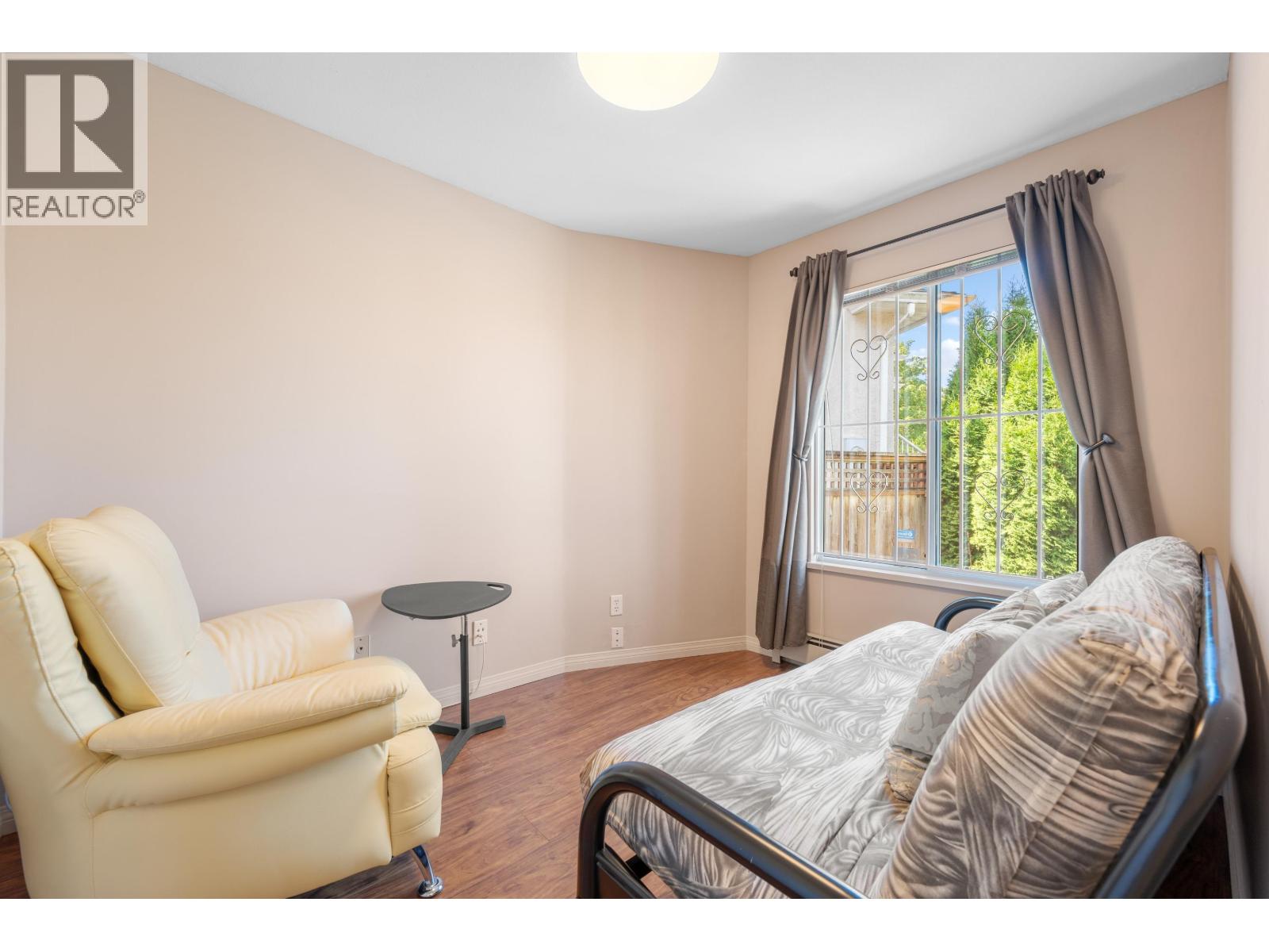 8948 Yarrow Place, Burnaby, British Columbia V3N 4W1 - Photo 6 - R3033435