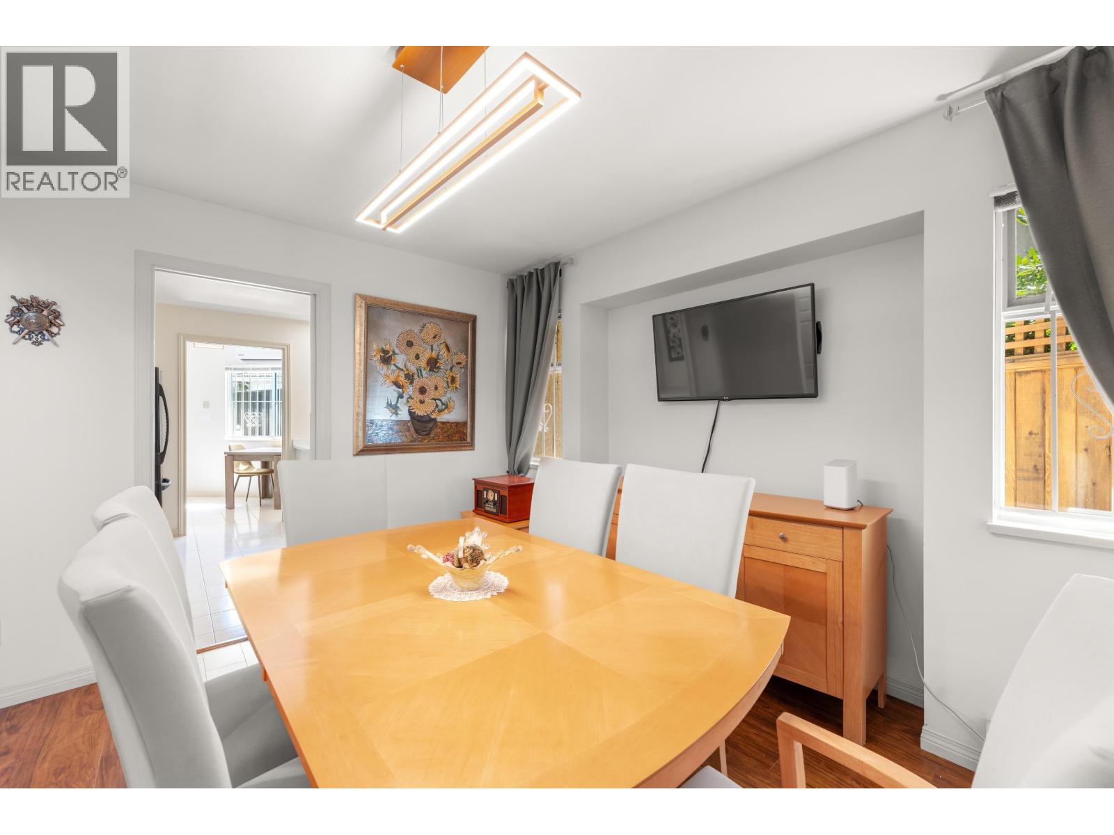 8948 Yarrow Place, Burnaby, British Columbia V3N 4W1 - Photo 8 - R3033435